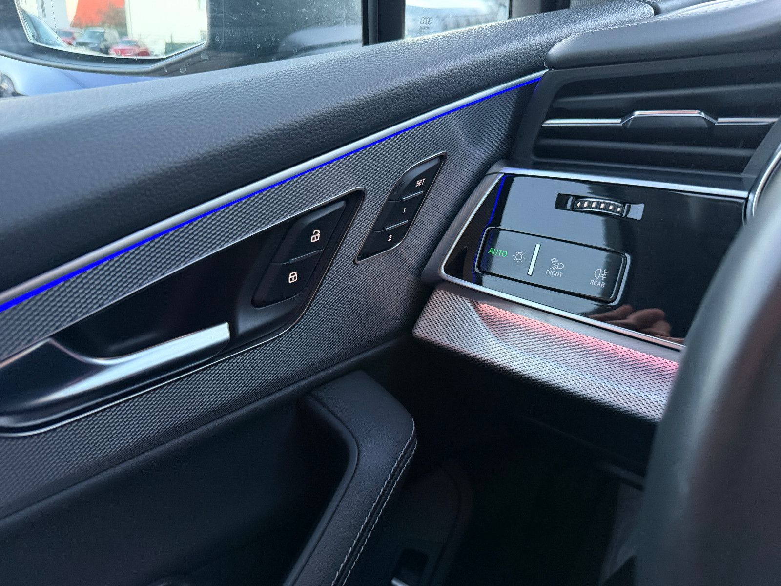 Fahrzeugabbildung Audi Q7 50 TDI Quattro/7-SITZE/PANO/HUD/AMBIENTE/KAME