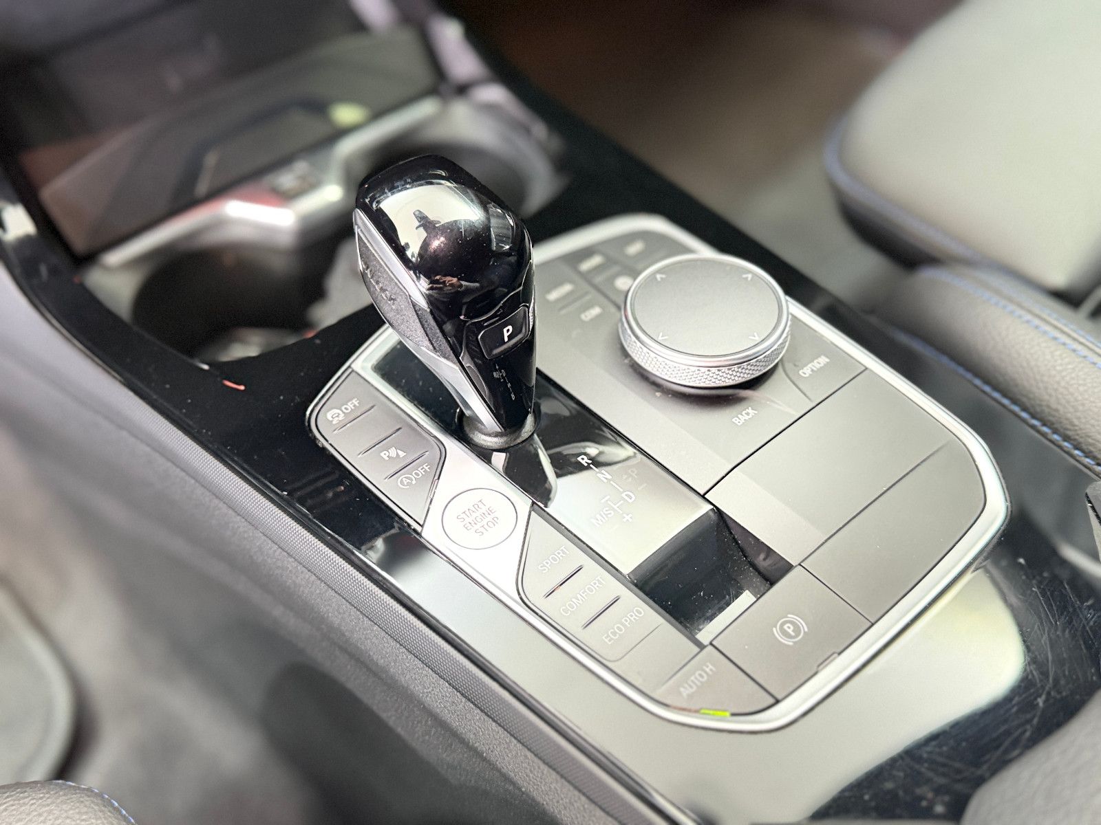 Fahrzeugabbildung BMW 118 d M Sport|HIFI|RF-CAM|DIG-TACHO|NAVI