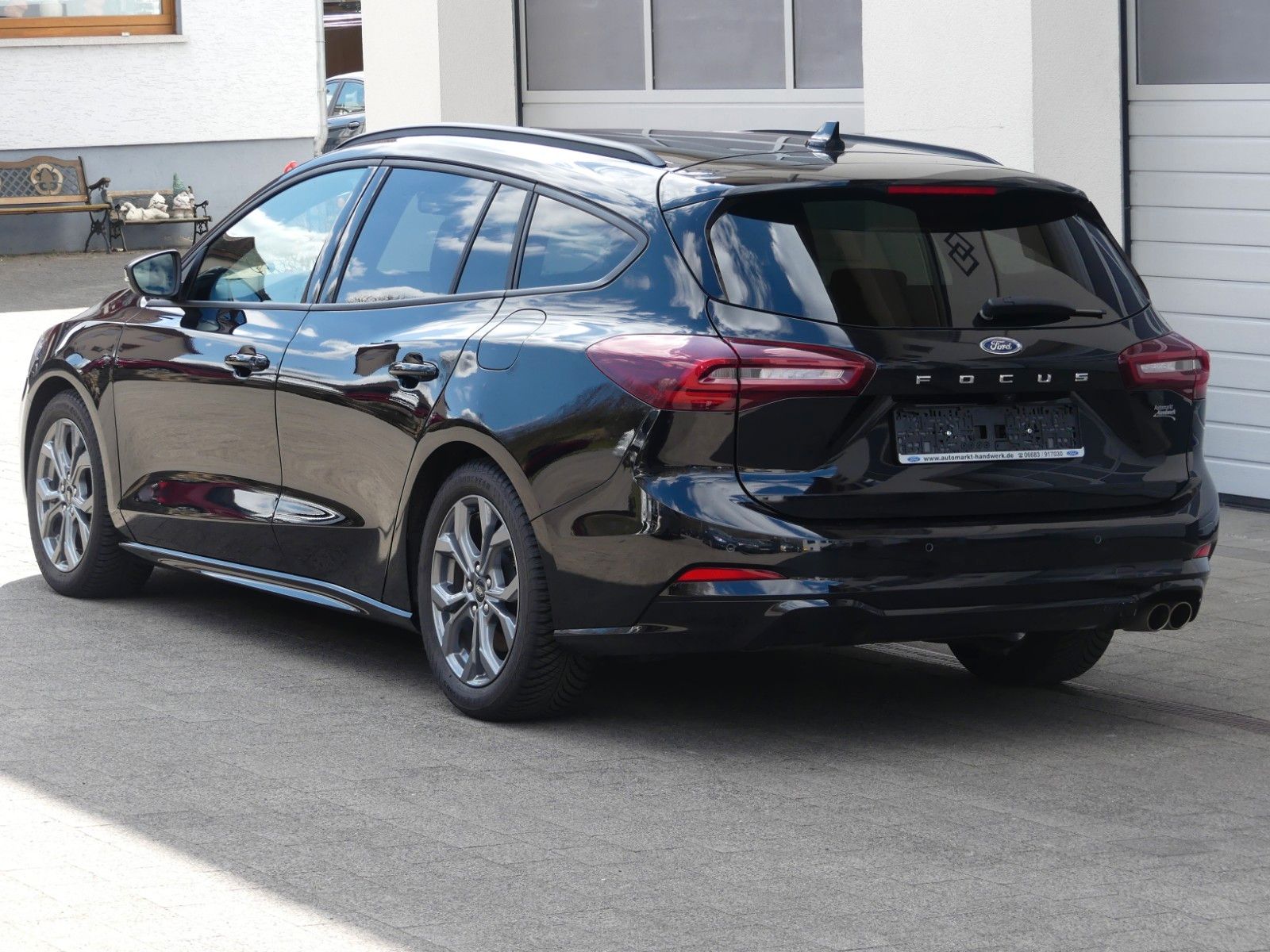 Fahrzeugabbildung Ford Focus Turnier ST-Line X