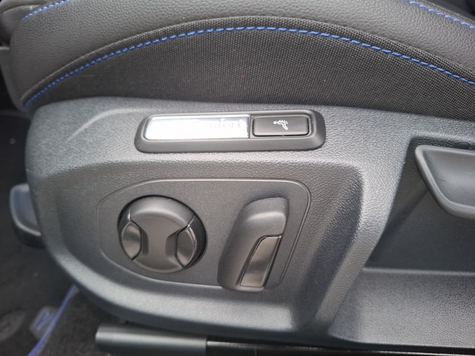 Fahrzeugabbildung Volkswagen Arteon SB R 4M  DSG LED AHK Navi AID ACC RFK SH