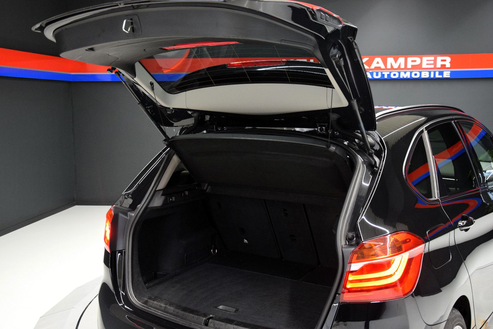 Fahrzeugabbildung BMW 218d Active Tourer LED Sitzheizung NAV Isofix