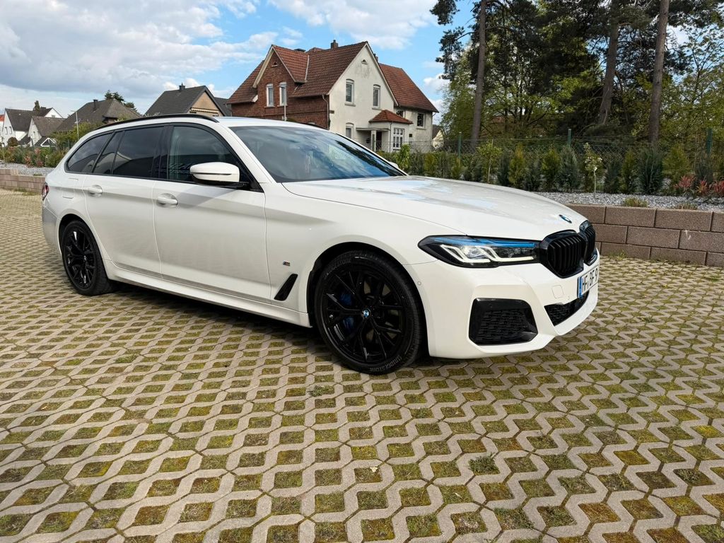 Image of BMW 540