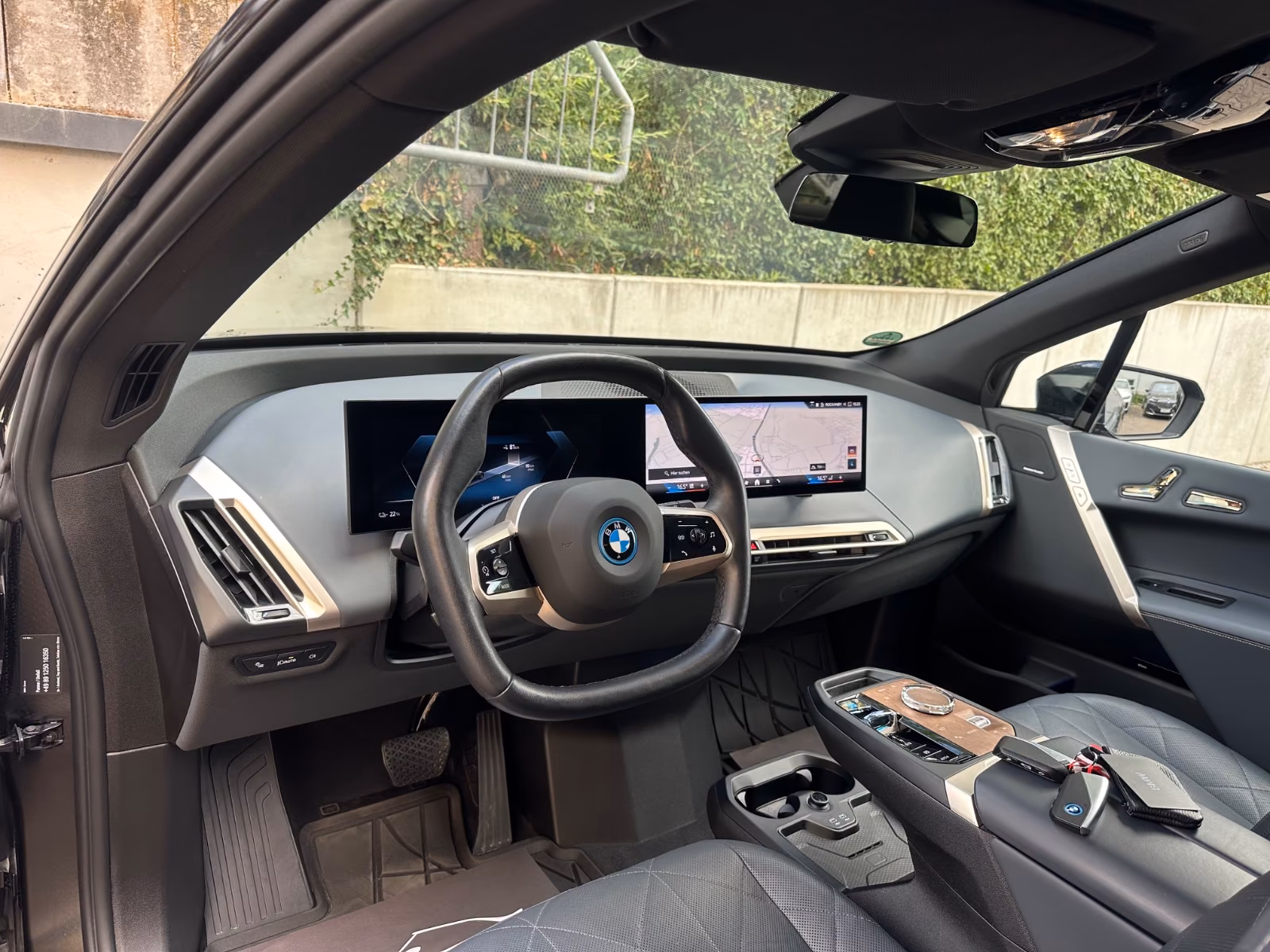 BMW iX xDrive40 M Sport Laser*AHK*Sitzklima*H&K*360°
