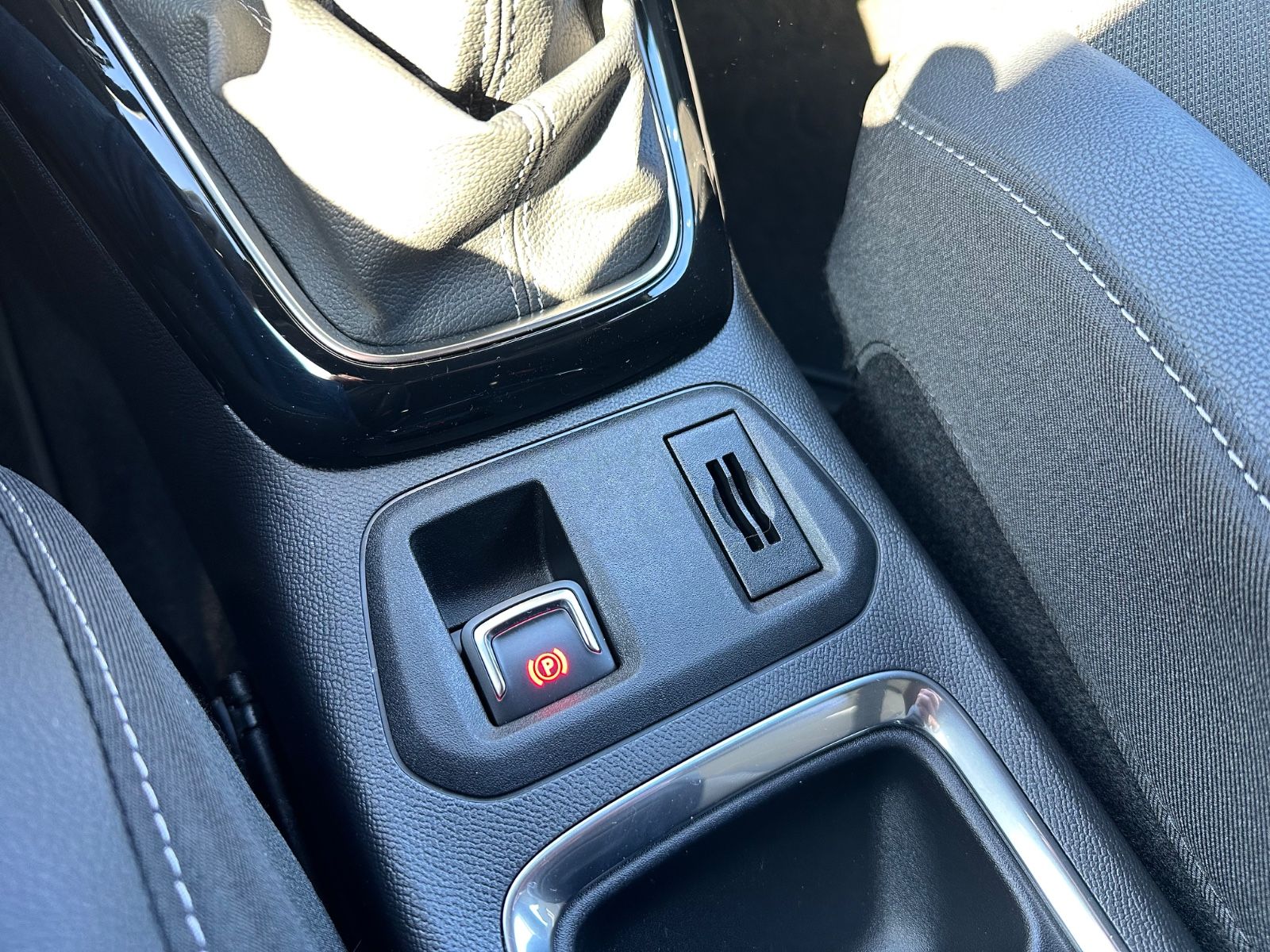 Fahrzeugabbildung Opel Corsa F GS*Allwetter*SHZ*LHZ*PDC*RFK*IntelliLux