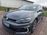 Volkswagen Golf VII Lim. GTE Start-Stopp - mit Hybrid-Antrieb: Grau, Ambiente-Beleuchtung, Limousine, mit Klimaanlage