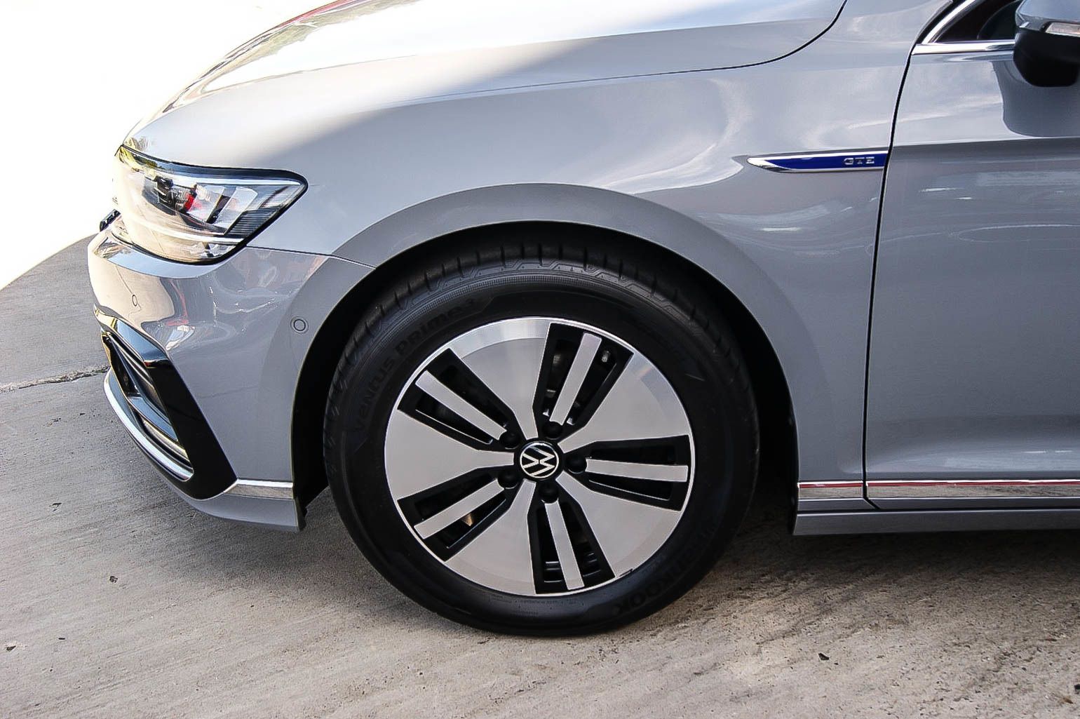 Fahrzeugabbildung Volkswagen Passat Variant HYBRID GTE iQ LED ACC NAVI 1.HAND