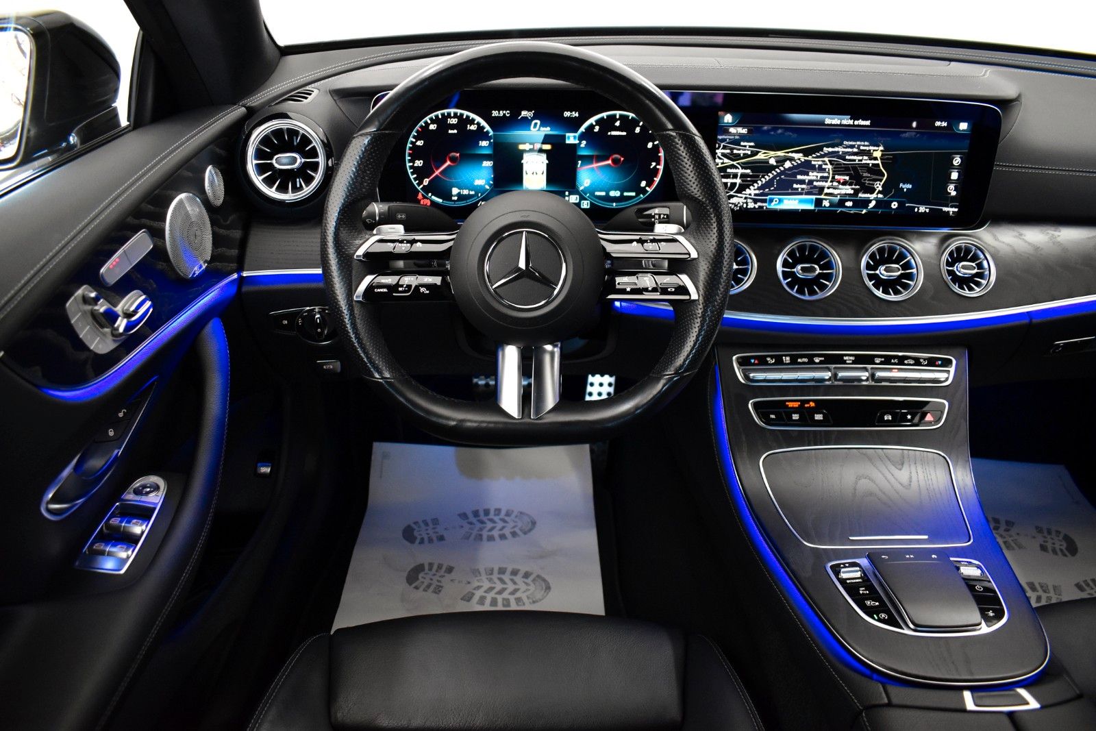 Fahrzeugabbildung Mercedes-Benz E450 4M Coupe AMG Line Leder,Navi,LED,Burmester