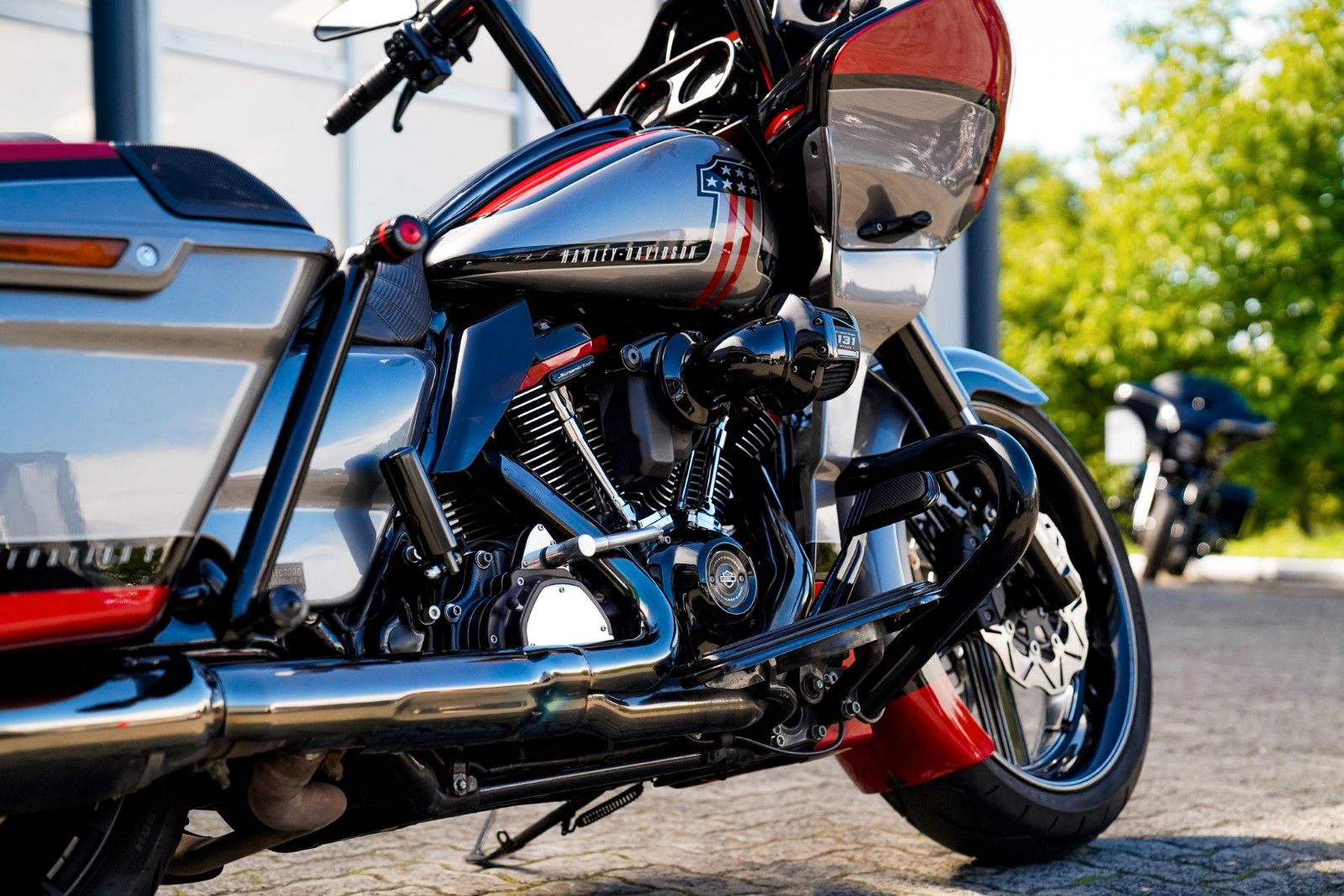 Fahrzeugabbildung Harley-Davidson CVO ROAD GLIDE FLTRXSE - 131cui-Kodlin Fat Tire
