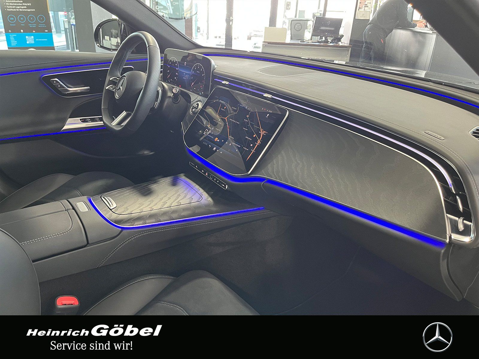 Fahrzeugabbildung Mercedes-Benz E 200 T AMG+NIGHT+DISTRONIC+LED+AMBIENTE+CARPLAY