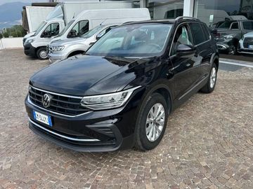 Volkswagen Tiguan - 2