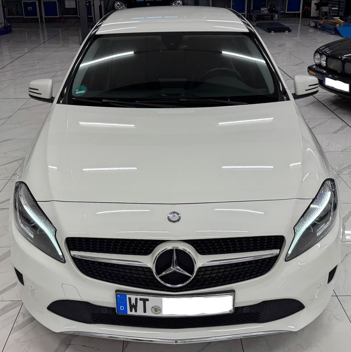 MERCEDES-BENZ A 180