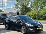 Hyundai i30 cw blue Premium - Hyundai i30 mit Diesel-Antrieb: I30cw