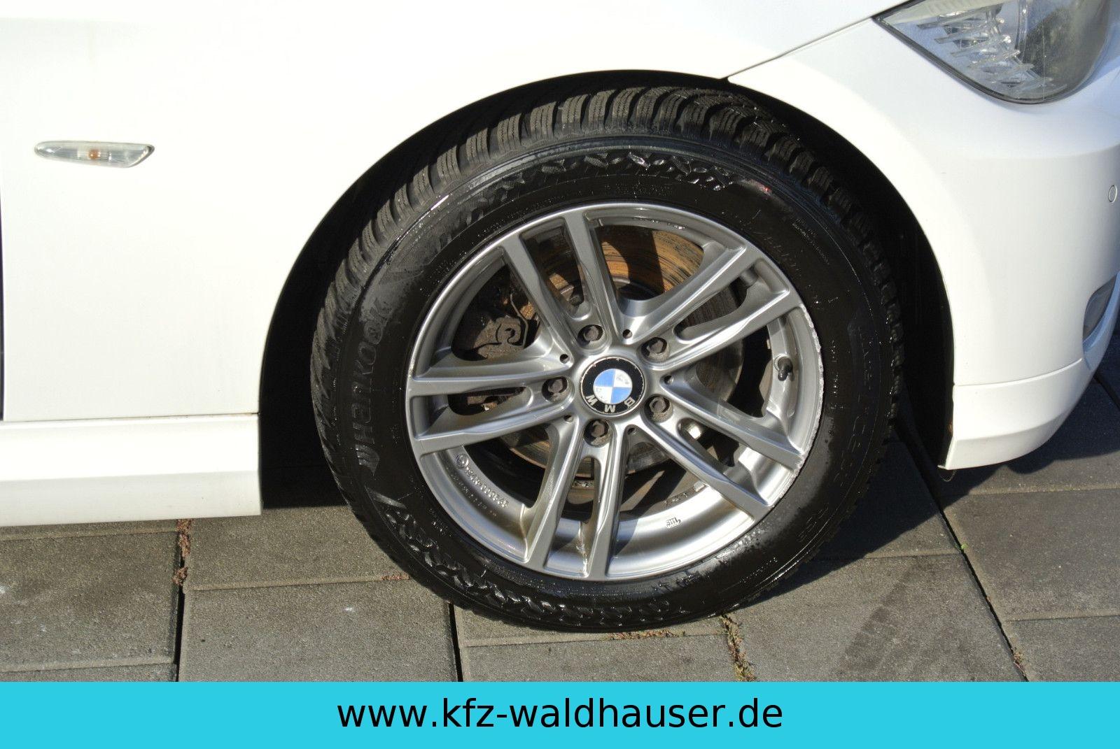 BMW 318 2010 — photo 11