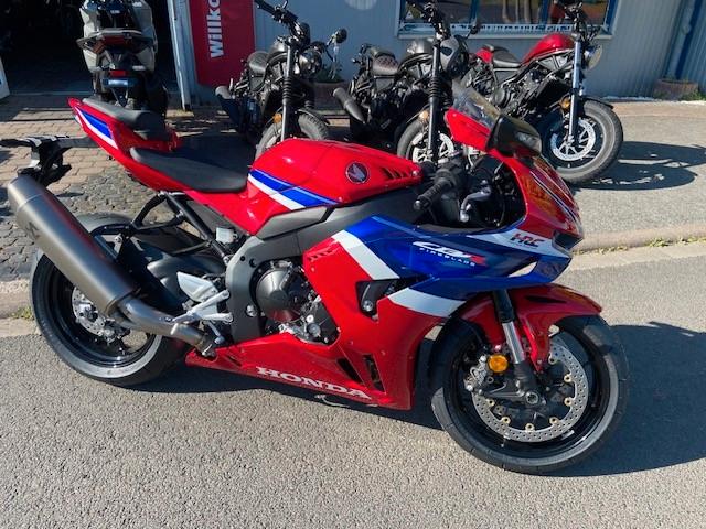Honda CBR1000RR-R  6 J.Garantie