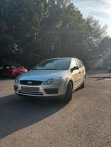 Ford Focus Turnier 1.6 Benzin | nur 88tkm ... - Ford Focus aus 2006: Turnier