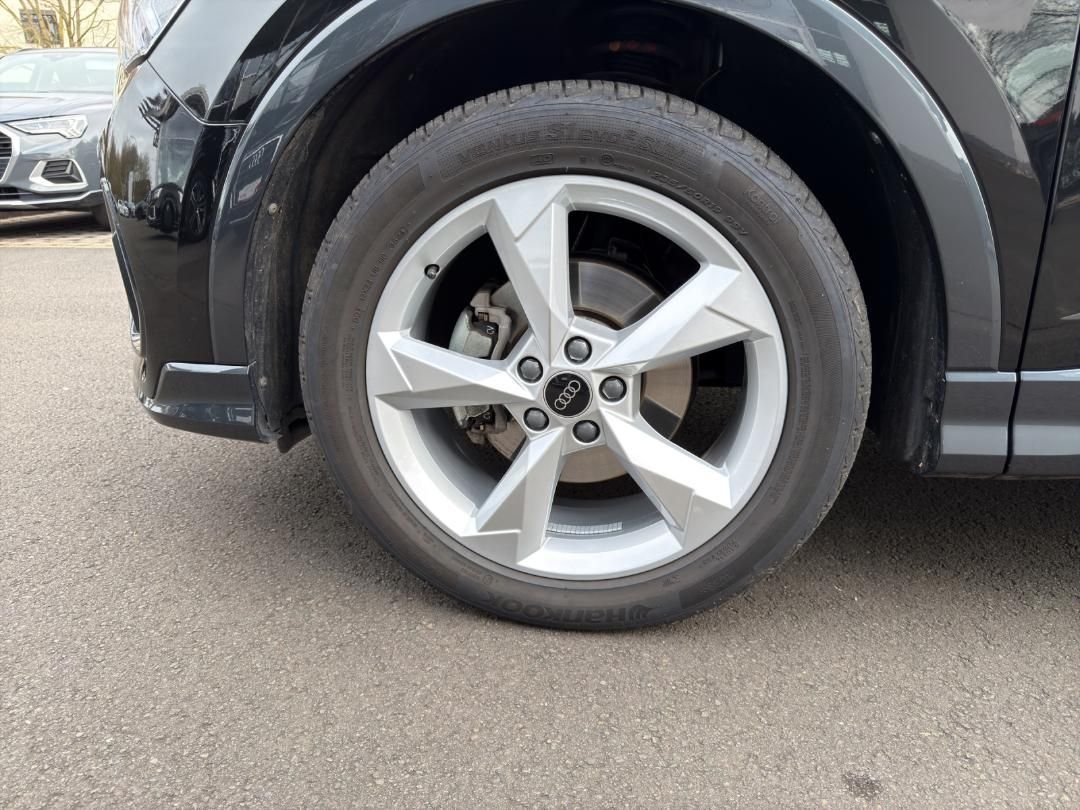 Fahrzeugabbildung Audi Q3 Sportback 35 1.5 TFSI Kamera,LED,Navi,SHZ,PDC