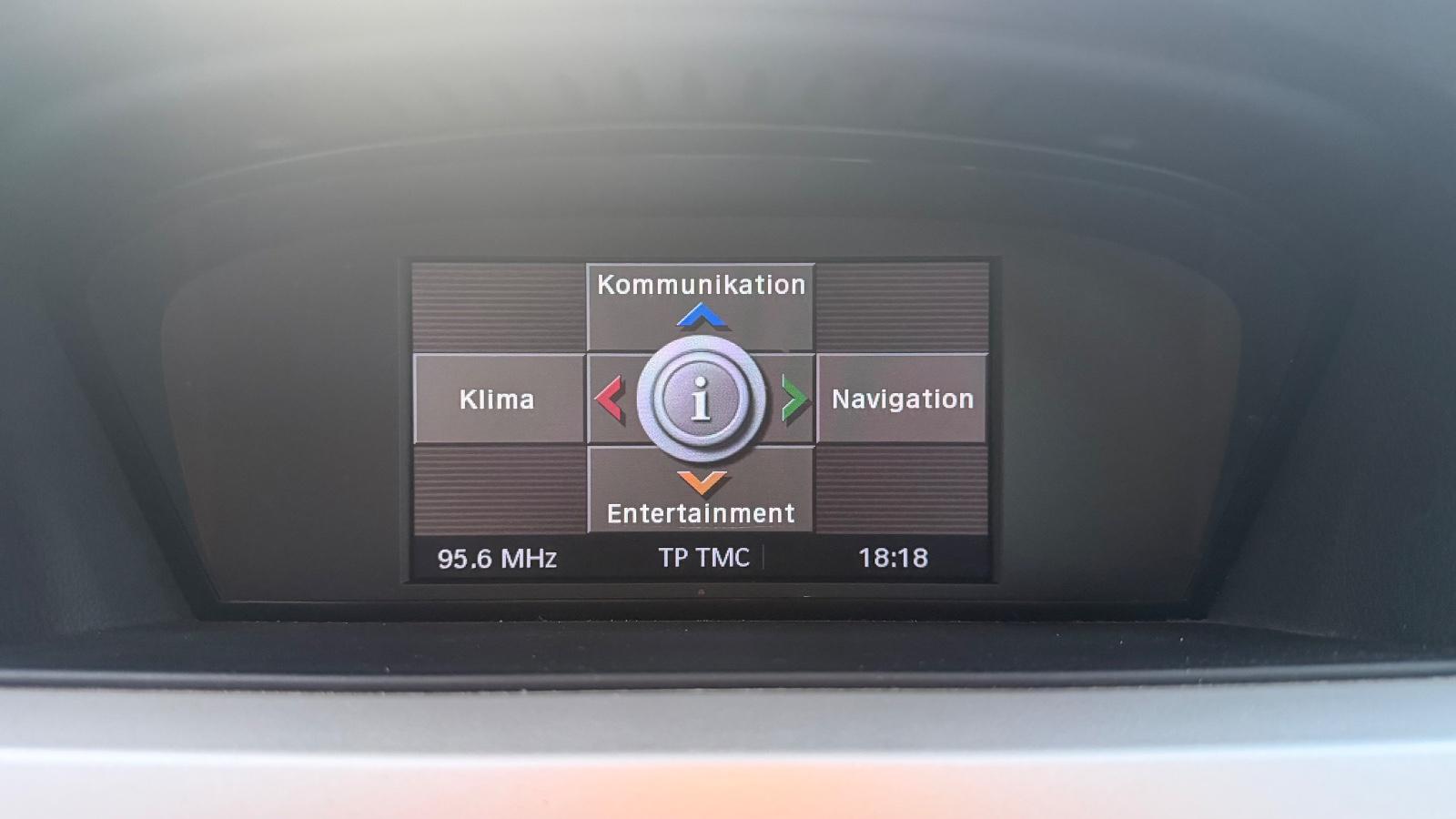 BMW 318i AUTOMATIK TÜV,93.000KM,NAVI,PANO,KLIMA,PDC