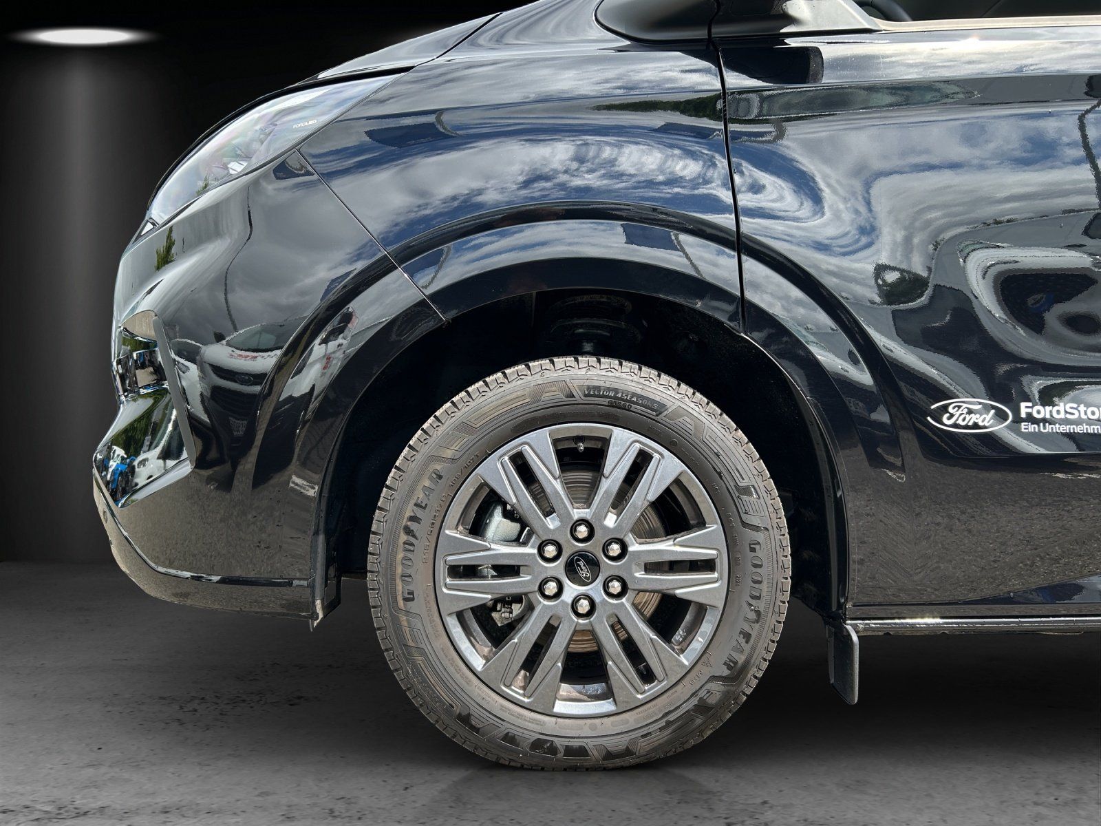 Fahrzeugabbildung Ford Tourneo Custom Titanium Automatik GJR Kamera