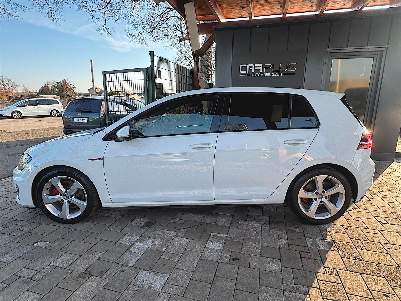 Fahrzeugabbildung Volkswagen Golf VII GTI BMT Performance *Bi-Xenon*Navi*