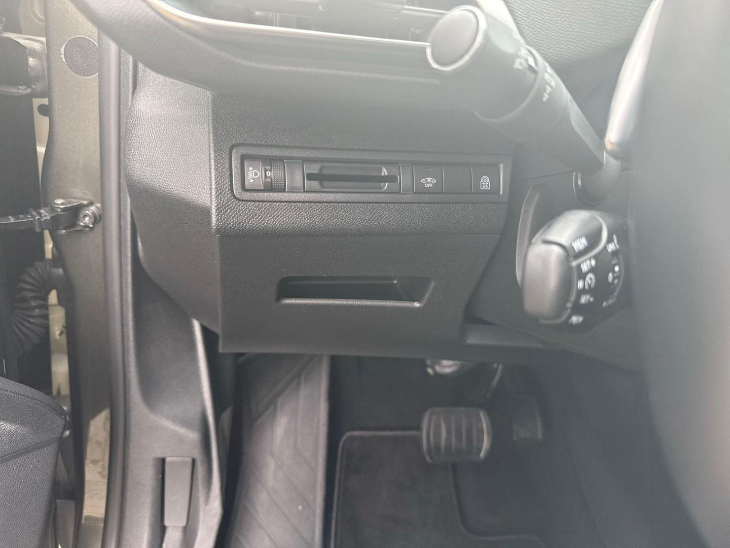Peugeot 3008 Allure AHK-abnehmbar Navi Allwetter (neu)36