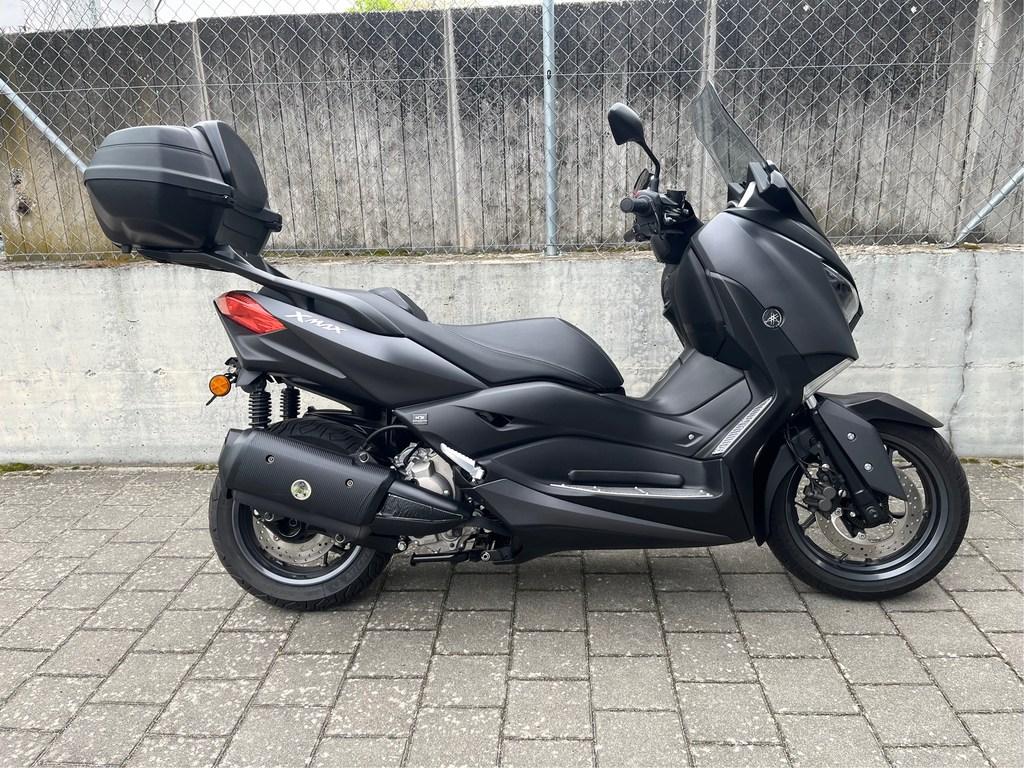 Yamaha X-MAX 300 Incl. Topcase und Heizgriffe