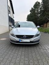 Volvo V60 T3 Kinetic mit Winterpaket - Volvo V60: Kinetic