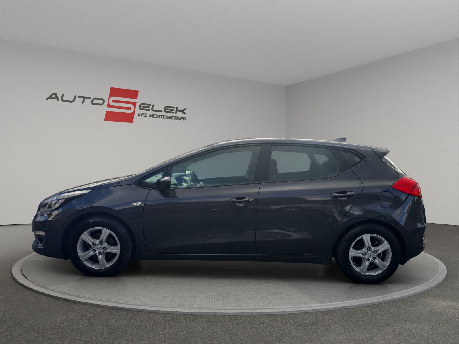 Fahrzeugabbildung Kia Cee'd Lenkradheizung/ NAVI/ RÜCKFAHRKAMERA