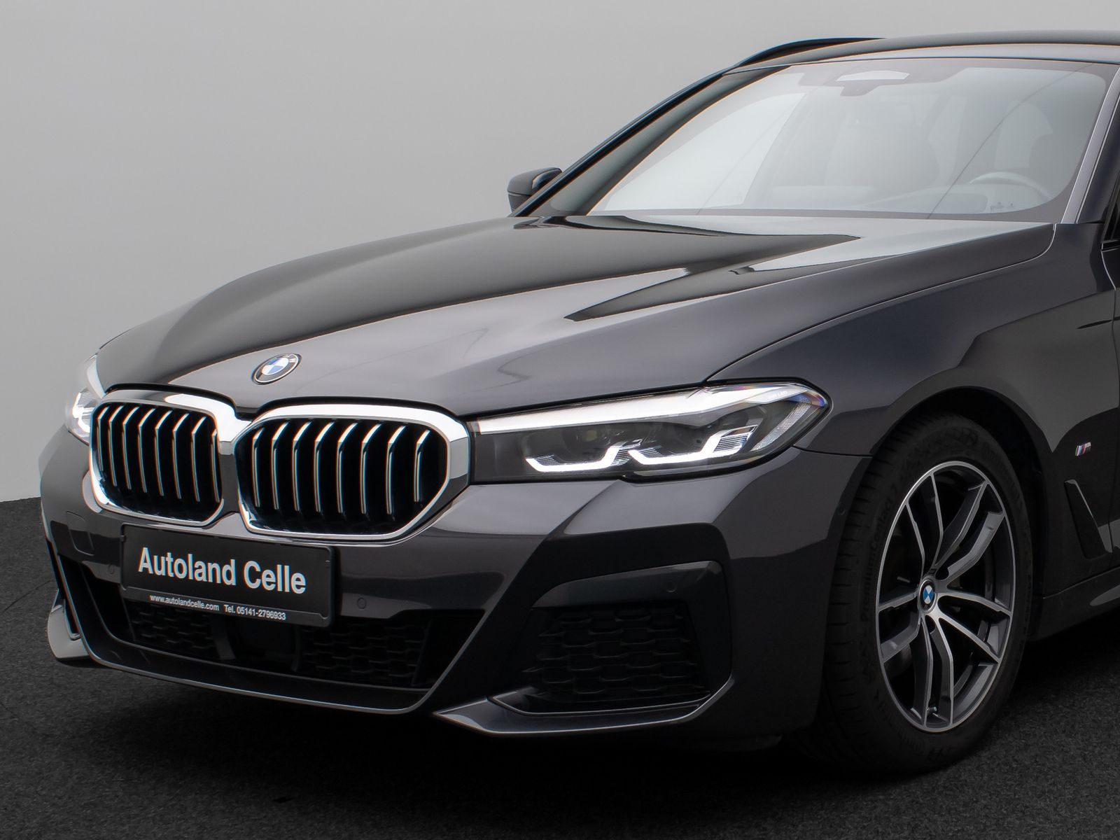 Fahrzeugabbildung BMW 520d xD M Sport Kamera HUD DAB Stop&Go Alarm AHK