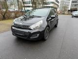 Kia Rio TÜV+Inspektion NEU - schwarze Kia Rio
