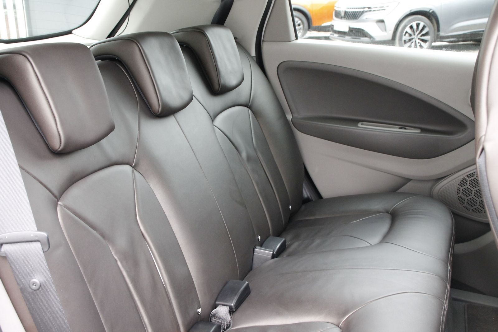 Fahrzeugabbildung Renault ZOE LIFE Batteriemiete Option auf BOSE-Paket