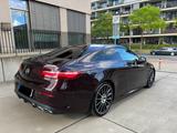 Mercedes-Benz E 220 d Coupe AMG Line/ Sonderlackierung/ Wides. - Mercedes-Benz E 220: Sportwagen