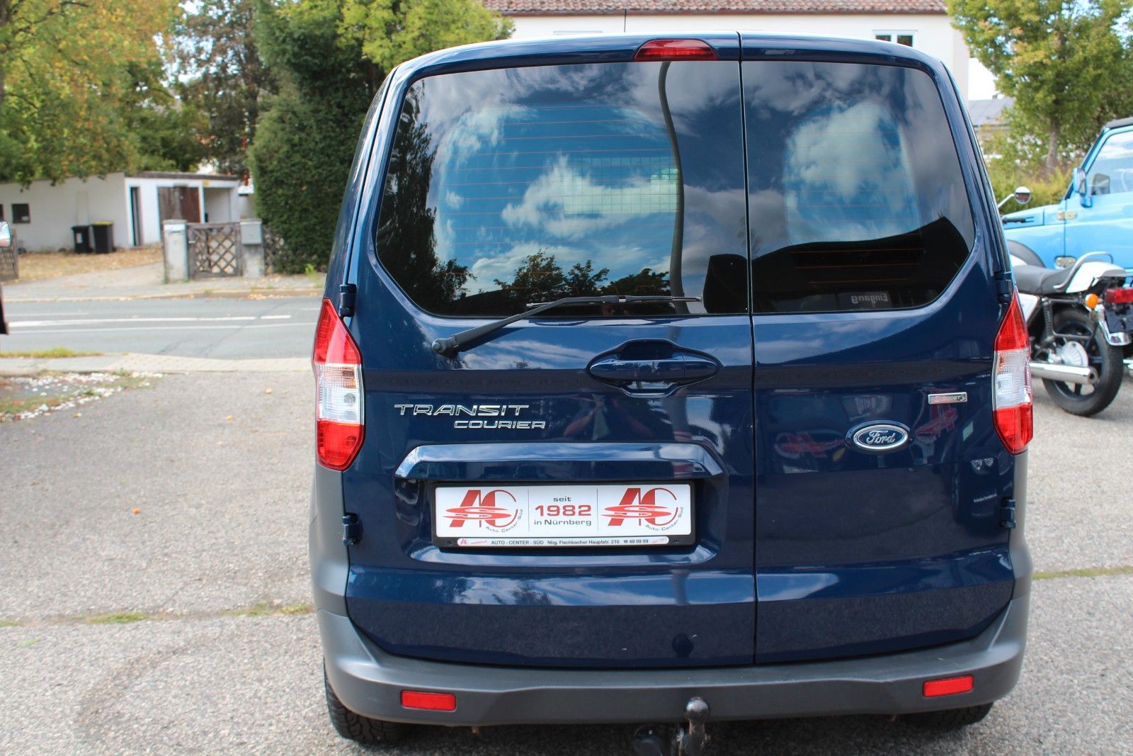 Tourneo Courier 1,0L Ecobooster, Wenig Km!!