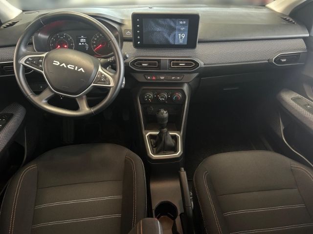 Fahrzeugabbildung Dacia Sandero III Stepway Expression 1.0 TCe 90 Klima