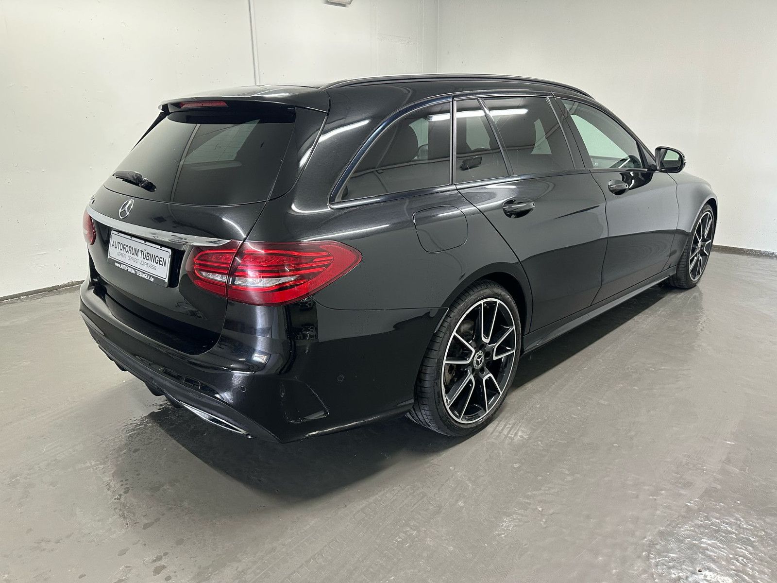 Fahrzeugabbildung Mercedes-Benz C 220 d T Autom. AMG*NIGHT*SITZKLIMA*KAMERA*TEMP
