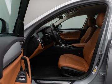 Fahrzeugabbildung BMW 530d Tour HUD ACC Kamera DAB Komfortzugang