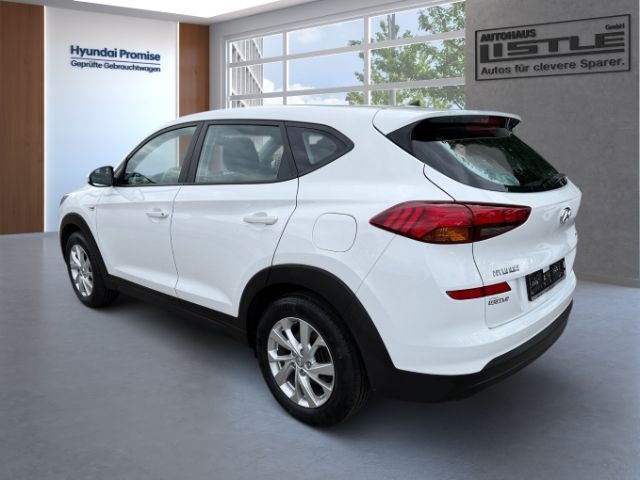 Fahrzeugabbildung Hyundai Tucson Pure 2WD 1.6 +RADIO+KLIMA+LICHTSENSOR+BLU