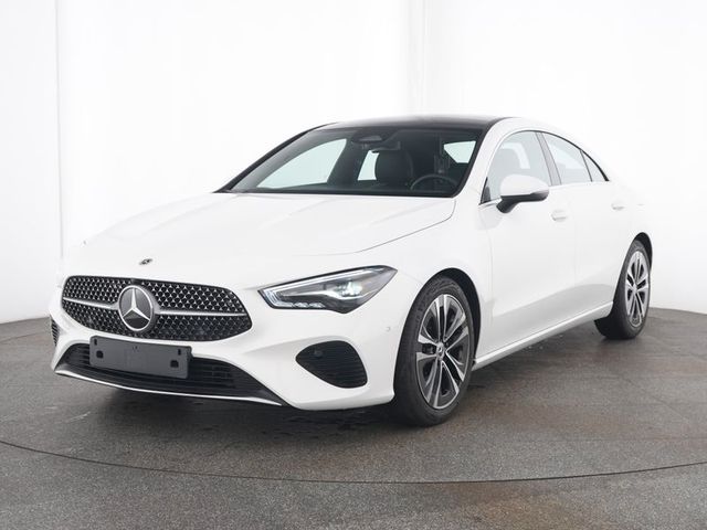 MERCEDES-BENZ CLA 180 Coupé PANO/LED/NAVI/KAMERA