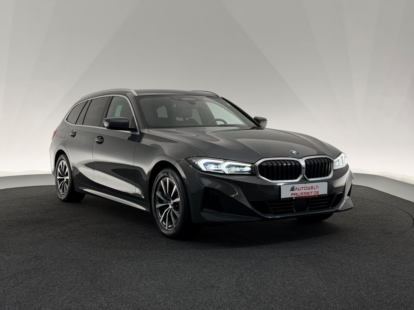 Gebrauchtwagen BMW 330 330i Touring xDrive*360°*AHK-WIDE-HUD-STHZ-LHZ in Fulda