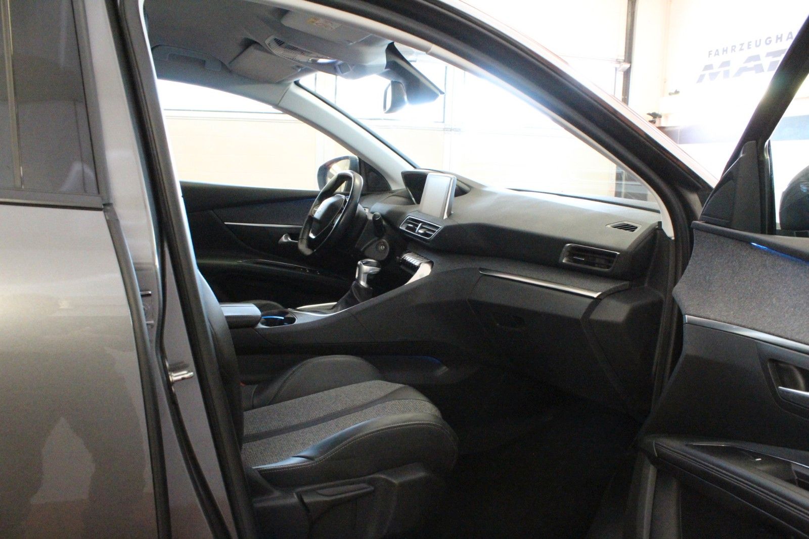 Fahrzeugabbildung Peugeot 5008 Allure 2.0 Blue HDi 150  7 Sitzer