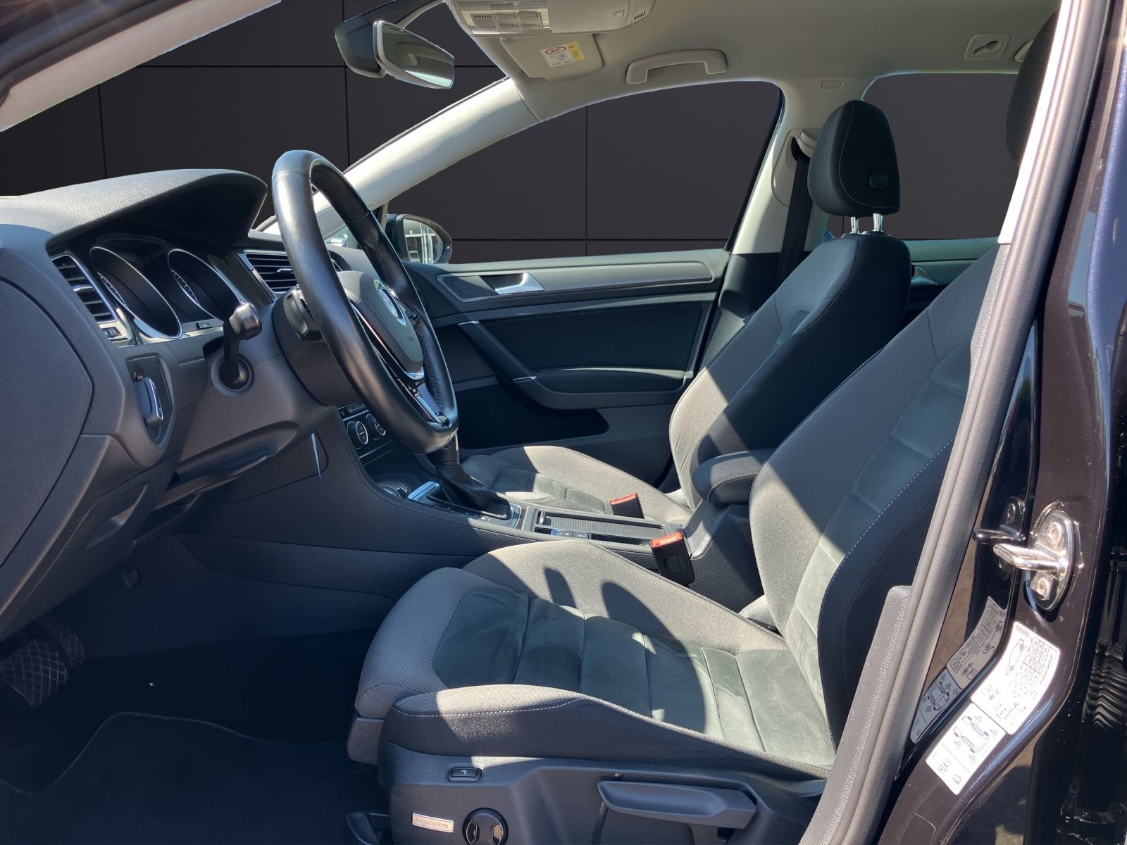 Fahrzeugabbildung Volkswagen Golf VII Variant Comfortline R-Line TDI DSG ACC