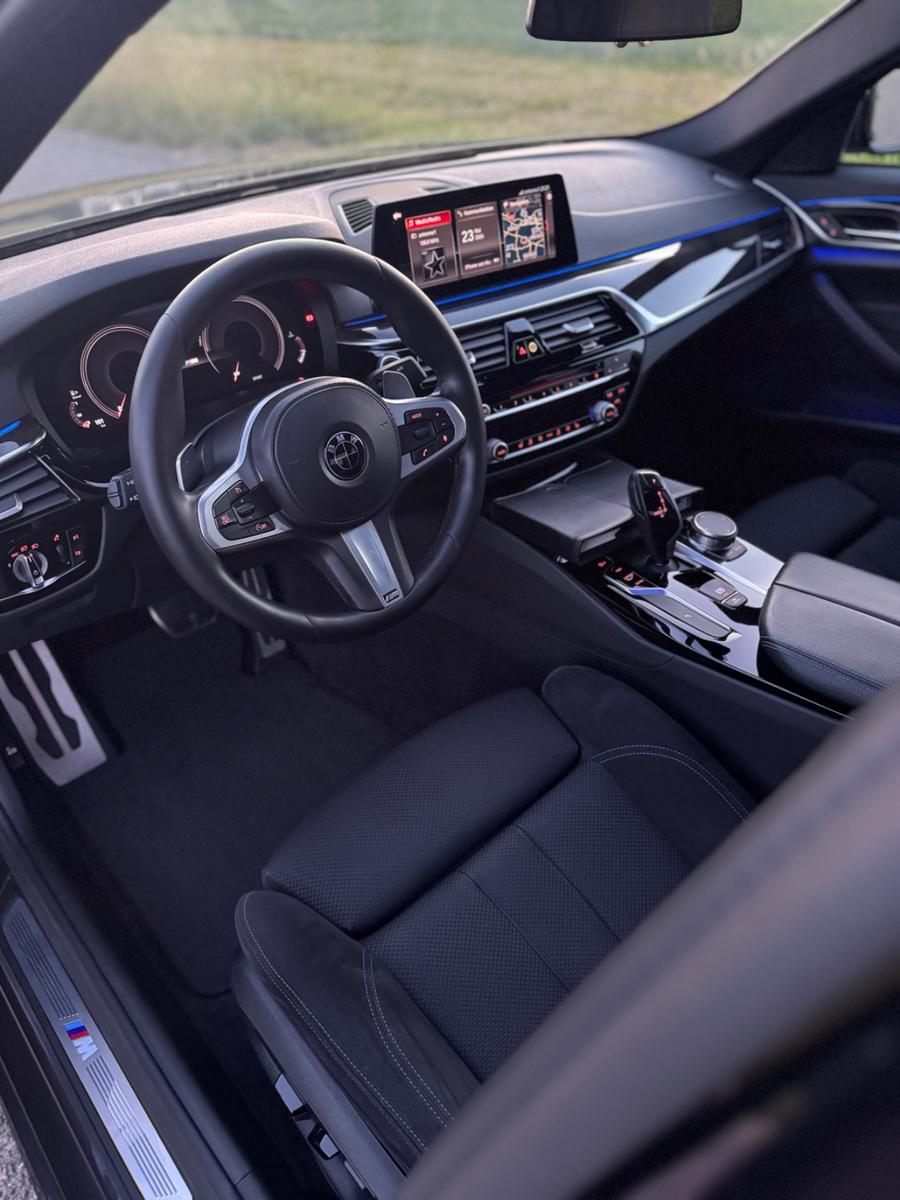 BMW 530d *1.HAND *M-SPORTPAKET *LED *SCHIEBEDACH  