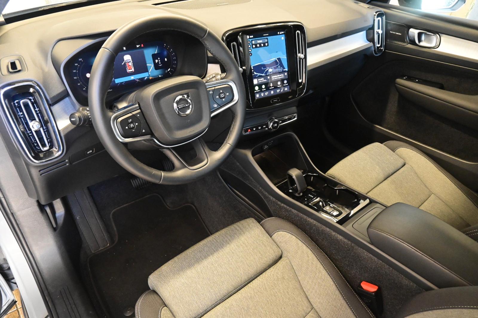Volvo XC40 B3 DKG Plus Black Edition*STDHZG*360°*ACC*
