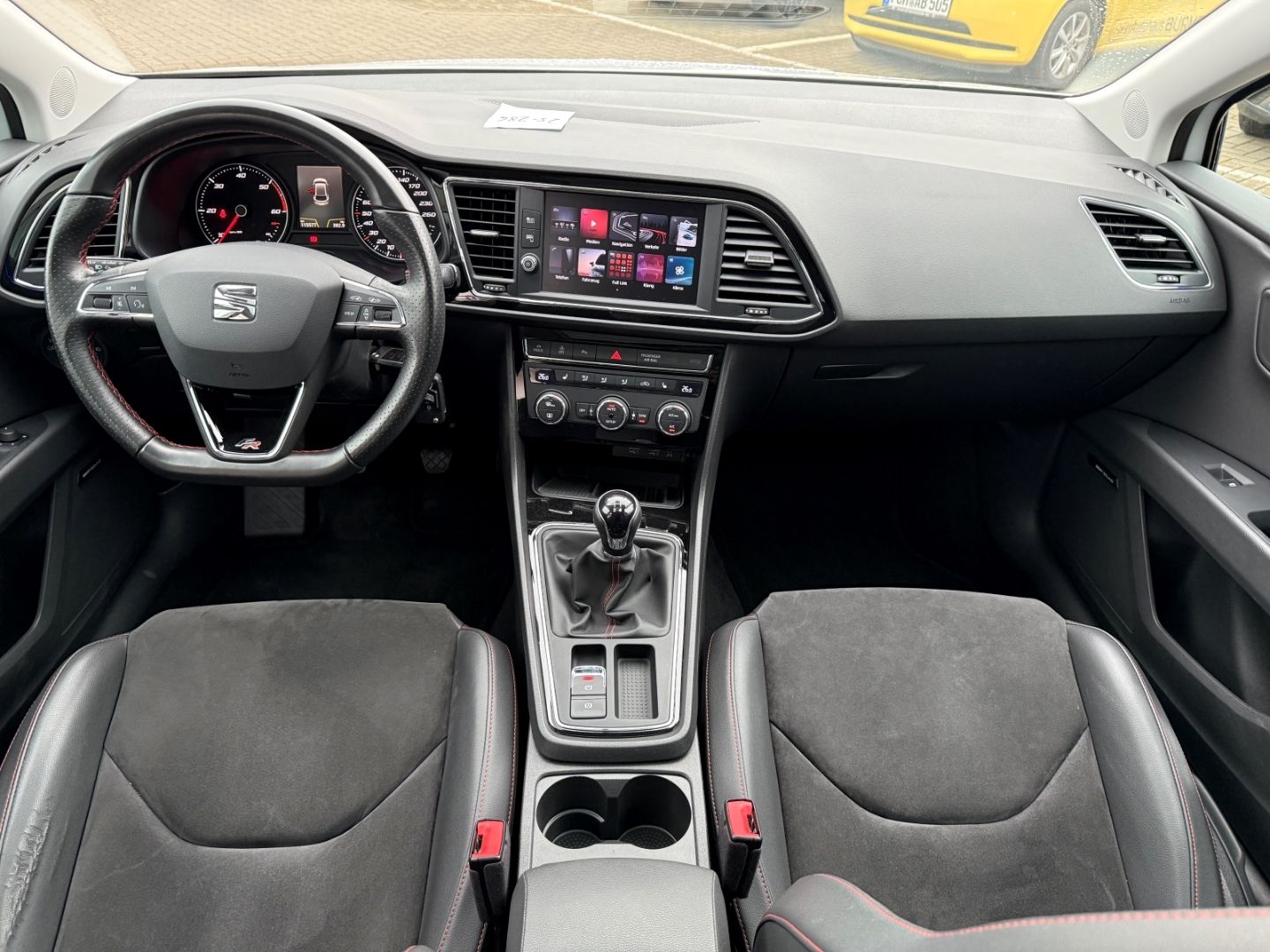 SEAT Leon FR Sportpaket El. Panodach Navi Leder Sound - Image 24