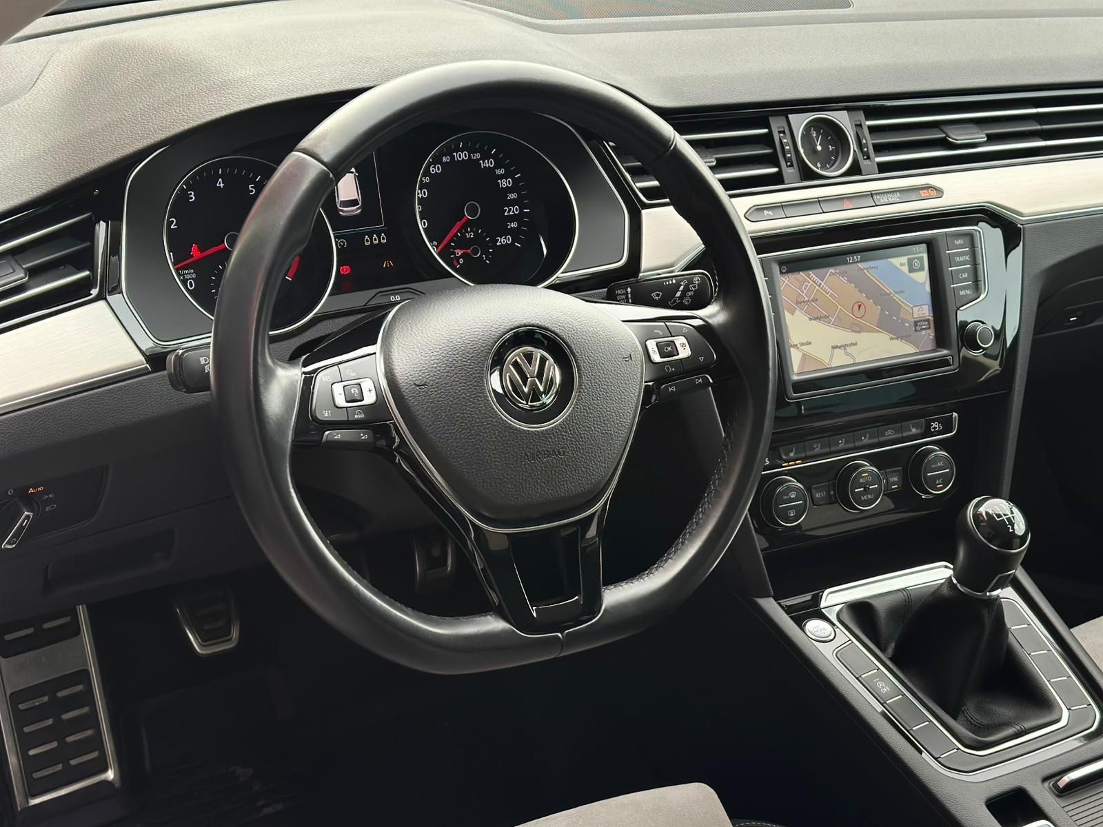 VW Passat Variant 1.4TSI BMT HIGHLINE* LED#SHZ#FH - Image 24