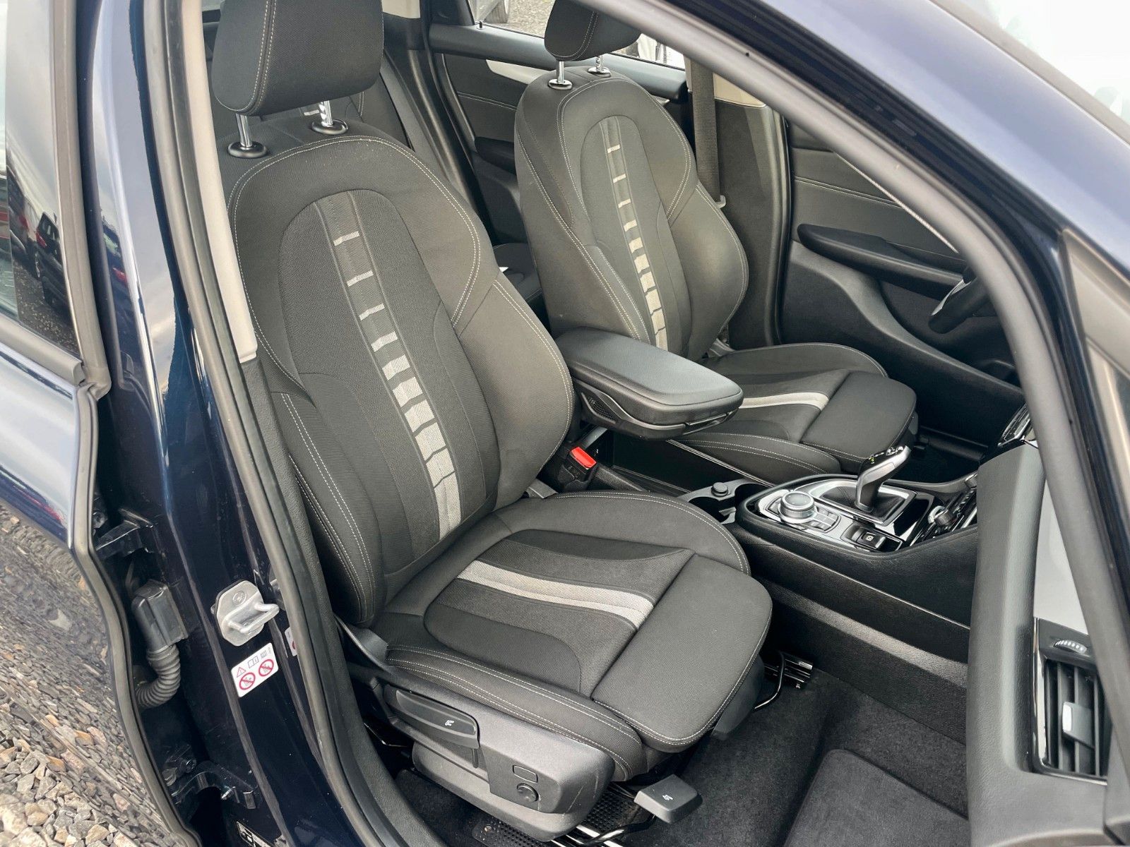 Fahrzeugabbildung BMW 218d xDrive Active Tourer Aut. Navi SPORTSITZE