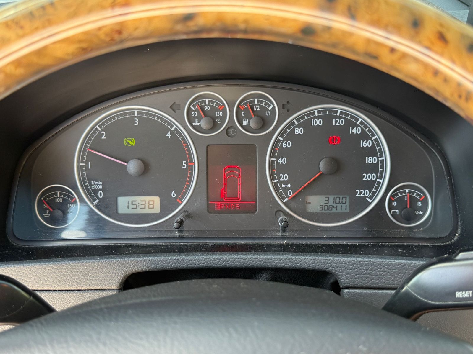 Fahrzeugabbildung Volkswagen T5 Multivan Highline Aut Leder Xenon Sthz PDC