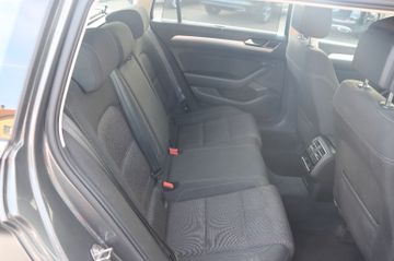 Volkswagen Passat Variant - 11