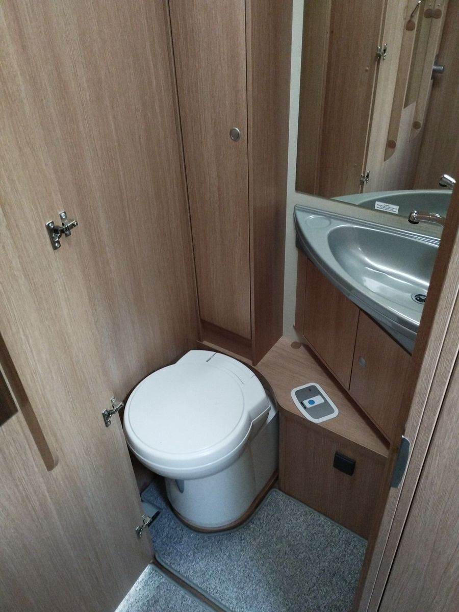 Fahrzeugabbildung Sunlight T 65 SAT,Markise,Fahrradträger,TV,Navi