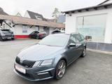 Skoda Octavia Combi RS 245/LED/NAVI/AHK/RS-Sitze/ - graue Skoda Octavia