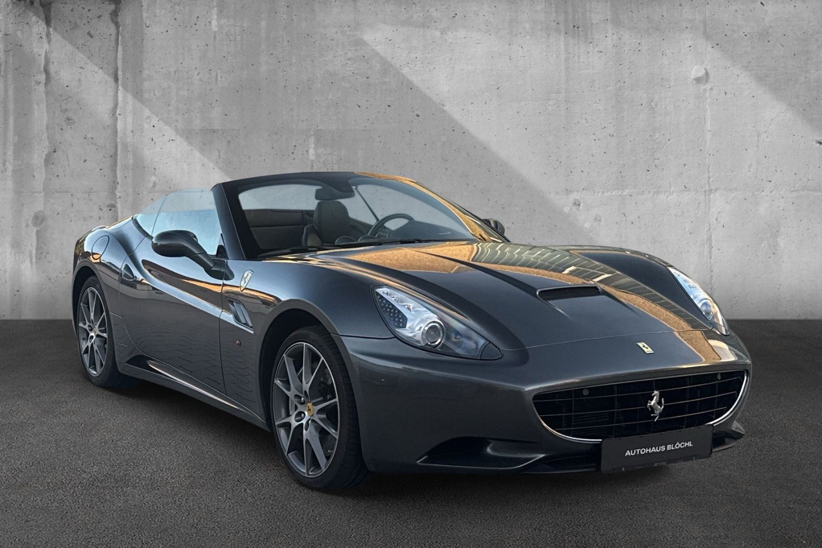 Fahrzeugabbildung Ferrari California*Daytona*Embleme*Dt. Auto